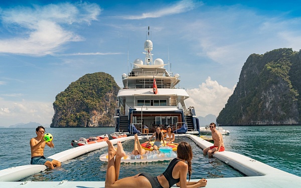 Аренда моторной яхты 	Heesen 129 Lady Azul на Пхукете